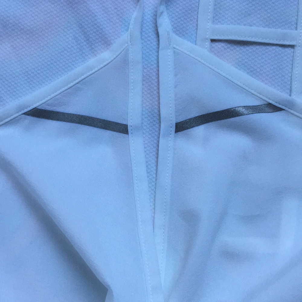 Lululemon NWT Breezy Singlet Size 10 clean white - Picture 8 of 8